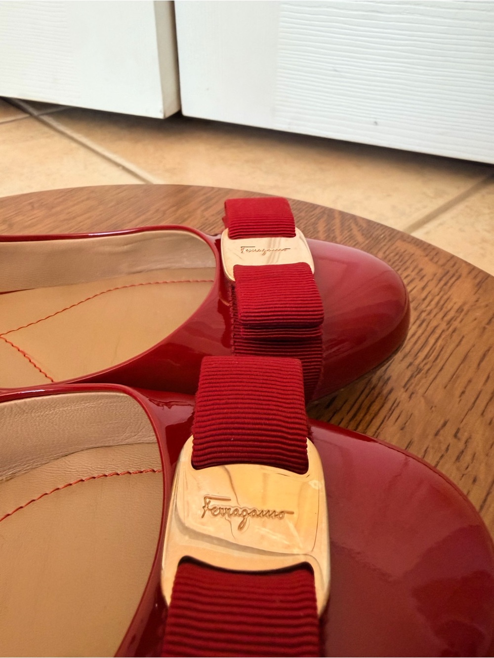 Salvatore Ferragamo Red Patent Vara Bow Varina Ballet Flats - Picture 9 of 9